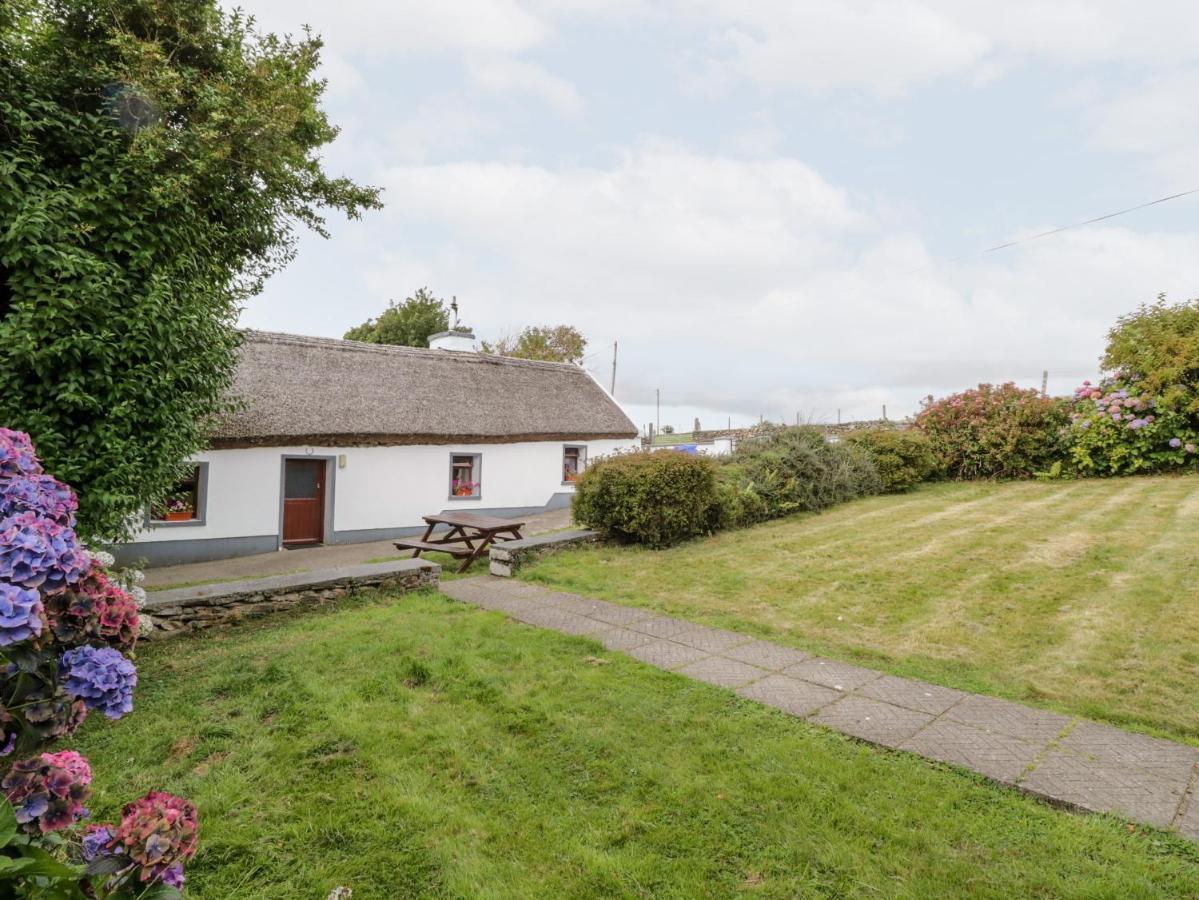 The Thatched Cottage Liscarney ภายนอก รูปภาพ